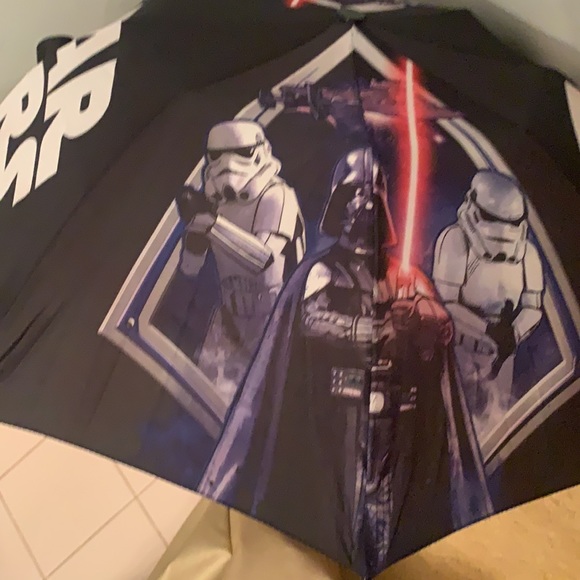 R
COLLECTIBLE! ..STAR WARS ! Darth Vader kids umbrella. Collector’s item!!! - Picture 4 of 8